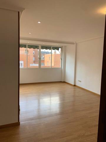 Piso en Venta en Valdezarza