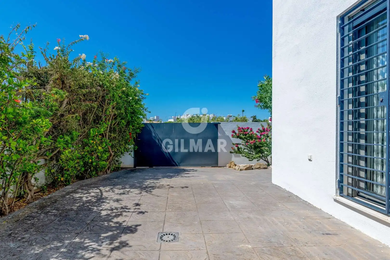 Terrassa de Casa o xalet en venda en Conil de la Frontera amb Jardí privat, Piscina i Moblat