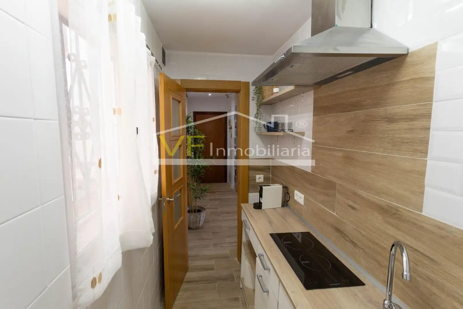 Cuina de Apartament en venda en Torremolinos amb Jardí privat, Terrassa i Piscina comunitària