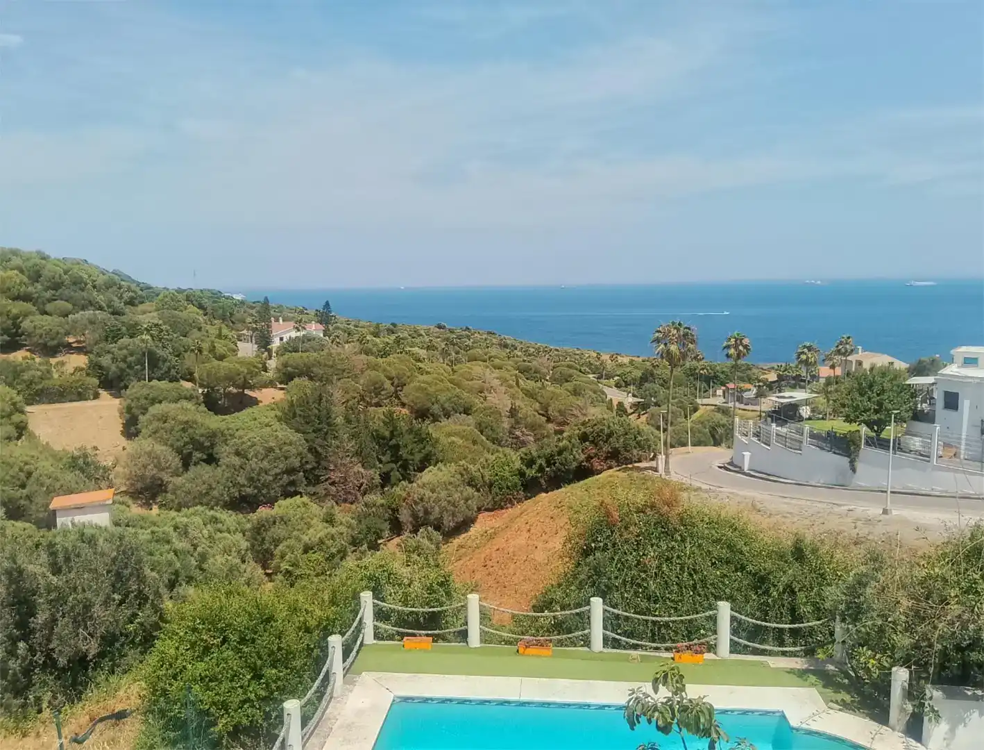 Vista exterior de Casa o xalet en venda en Algeciras amb Piscina i Balcó