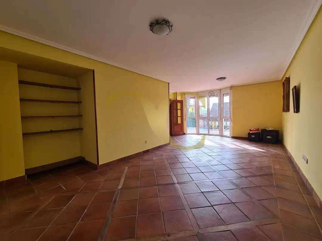 Casa o xalet en venda en Siero amb Calefacció, Terrassa i Traster