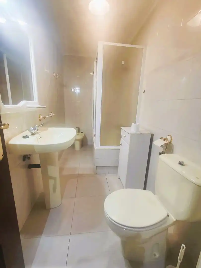 Bany de Apartament de lloguer en San Bernardo - Carmelitas - Campus