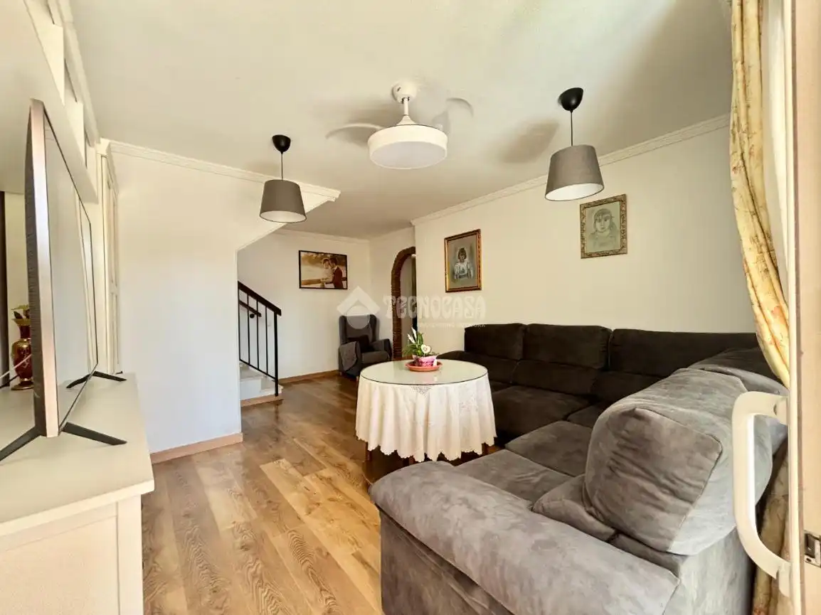 Living room of Flat for sale in Benalmádena  with Air Conditioner, Heating and Parquet flooring