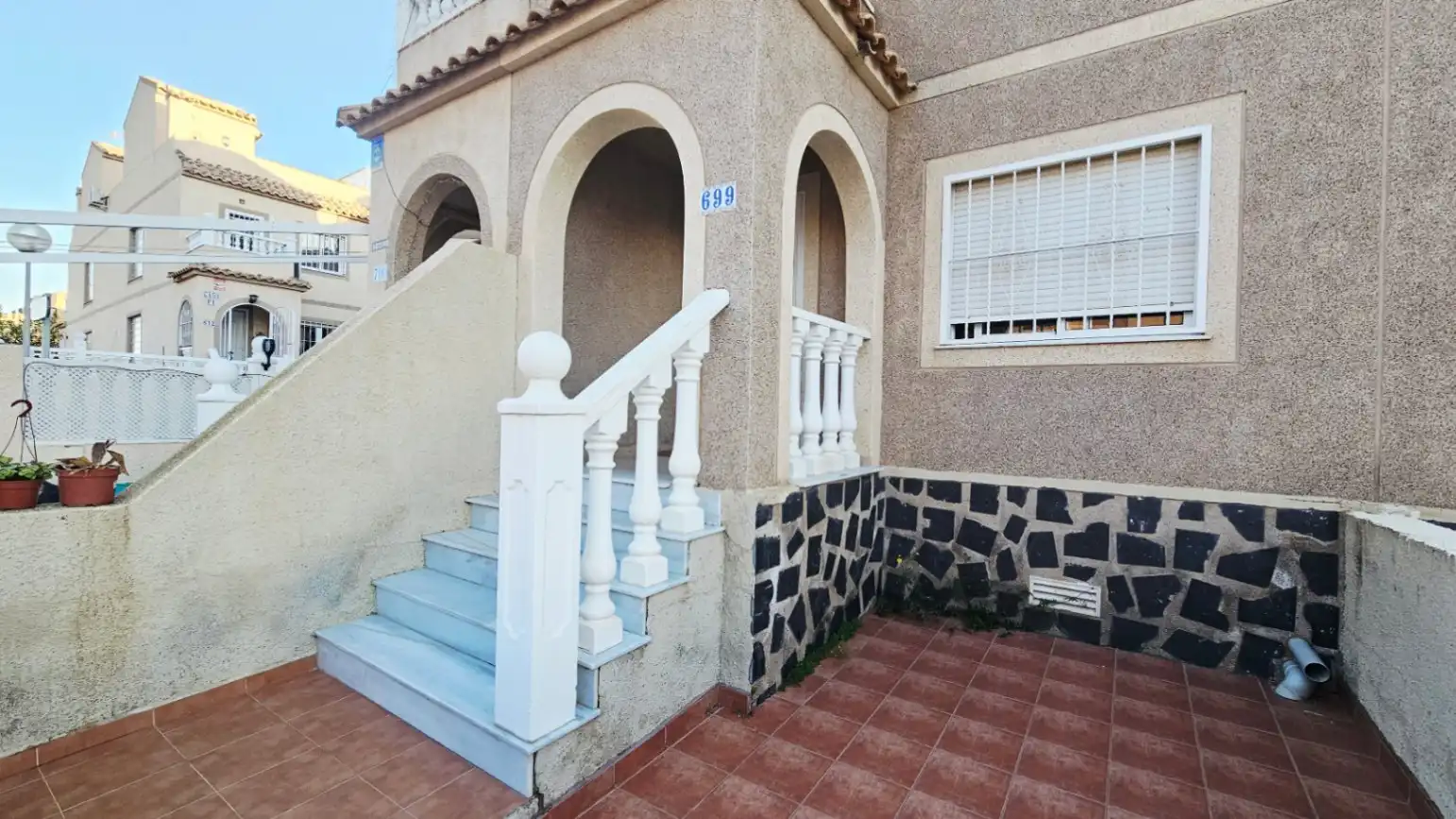 Vista exterior de Dúplex de alquiler en Santa Pola con Aire acondicionado, Calefacción y Terraza
