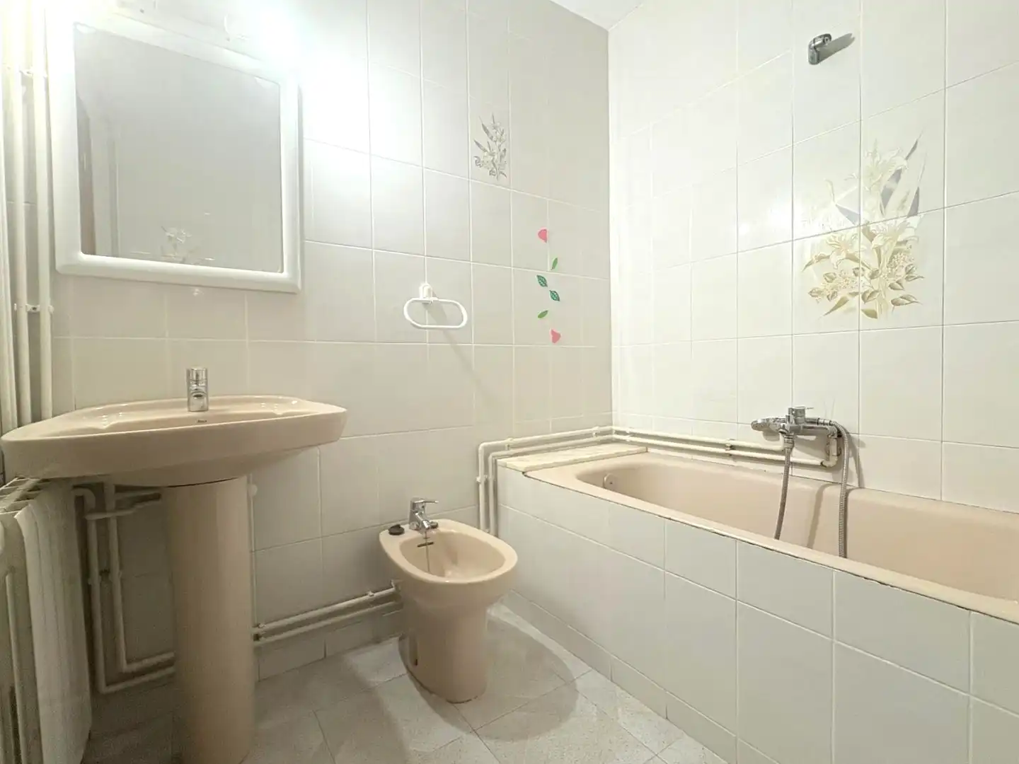 Bathroom of Flat for sale in Vilanova i la Geltrú  with Heating, Oven and Balcony