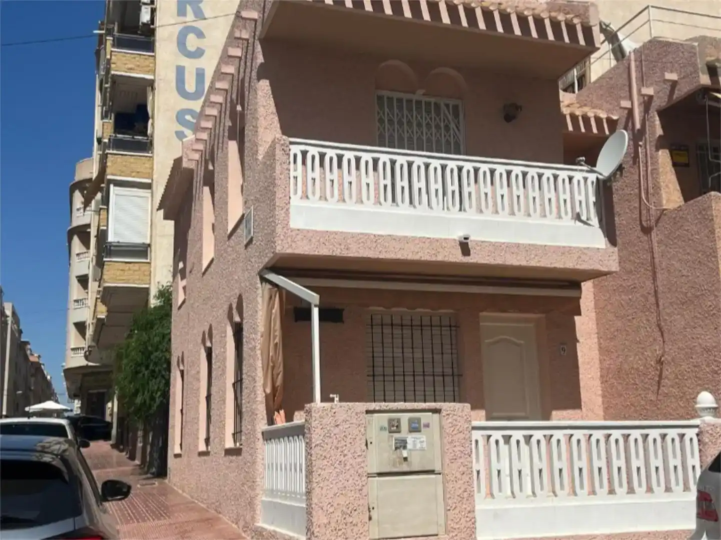 Vista exterior de Dúplex en venda en Torrevieja amb Aire condicionat i Balcó