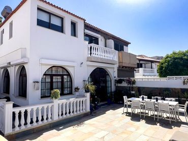 Casa amb piscina en venda a Santiago Puig