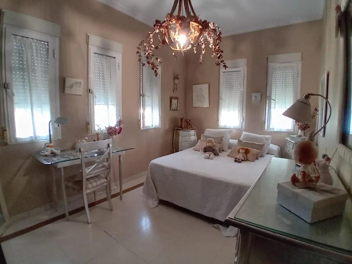 Dormitori de Casa adosada en venda en Córdoba amb Aire condicionat, Calefacció i Jardí privat