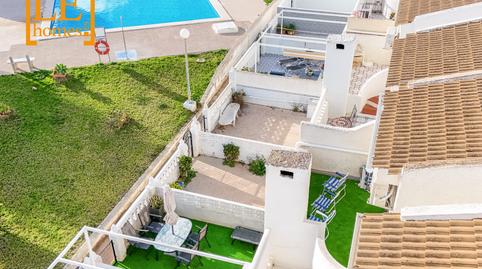 Foto 2 de Casa adosada en venda a Calle la Calera, 57, Nueva Torrevieja, Torrevieja