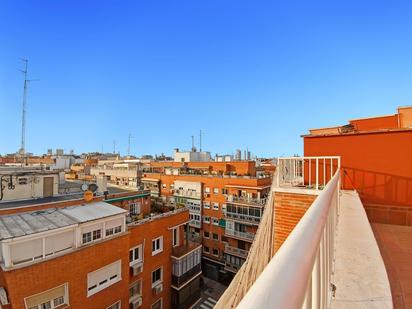 Vista exterior de Pis en venda en  Madrid Capital amb Aire condicionat, Calefacció i Terrassa