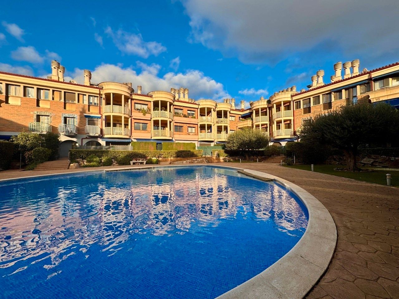 Exterior view of Duplex for sale in Palamós  with Heating, Terrace and Storage room