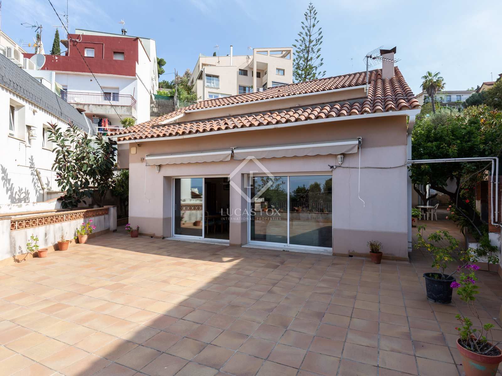 Exterior view of House or chalet for sale in Esplugues de Llobregat  with Heating, Private garden and Terrace
