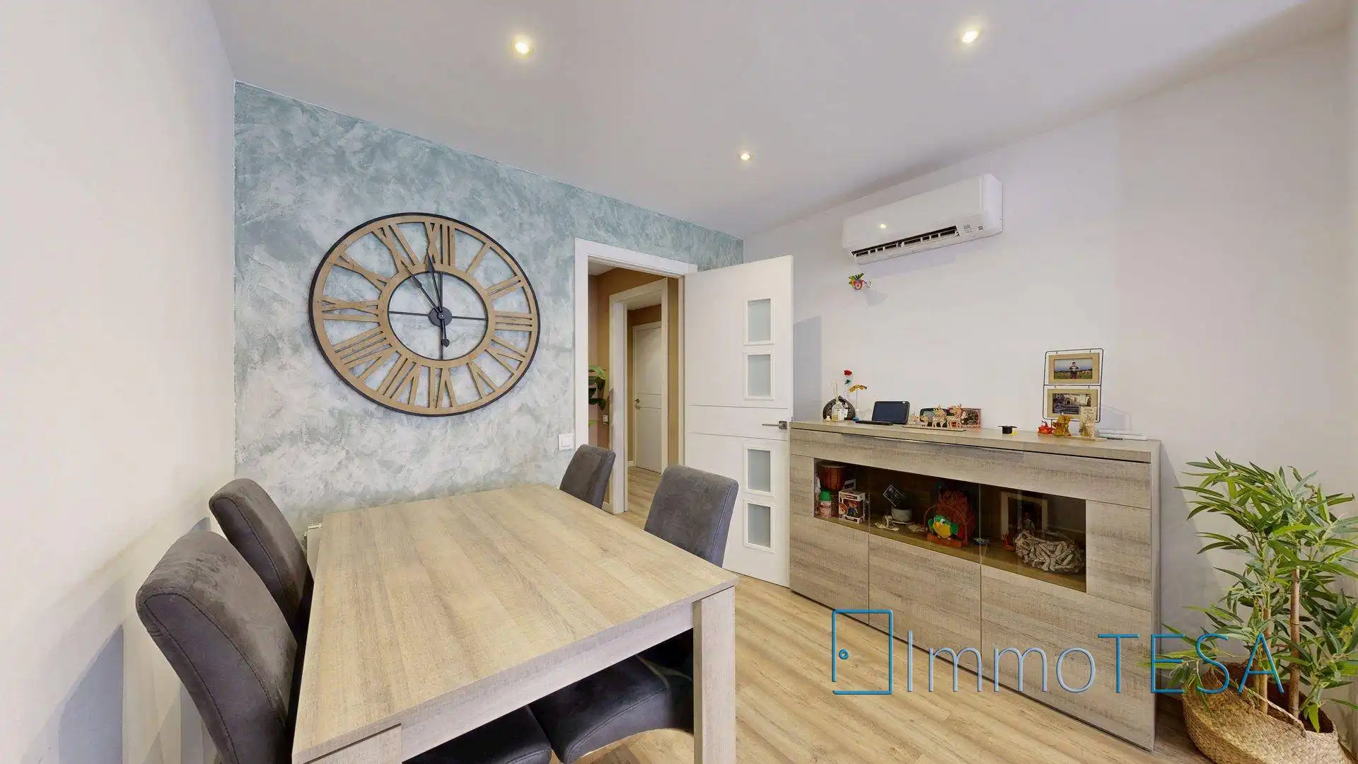 Living room of Flat for sale in Sabadell  with Air Conditioner, Heating and Parquet flooring