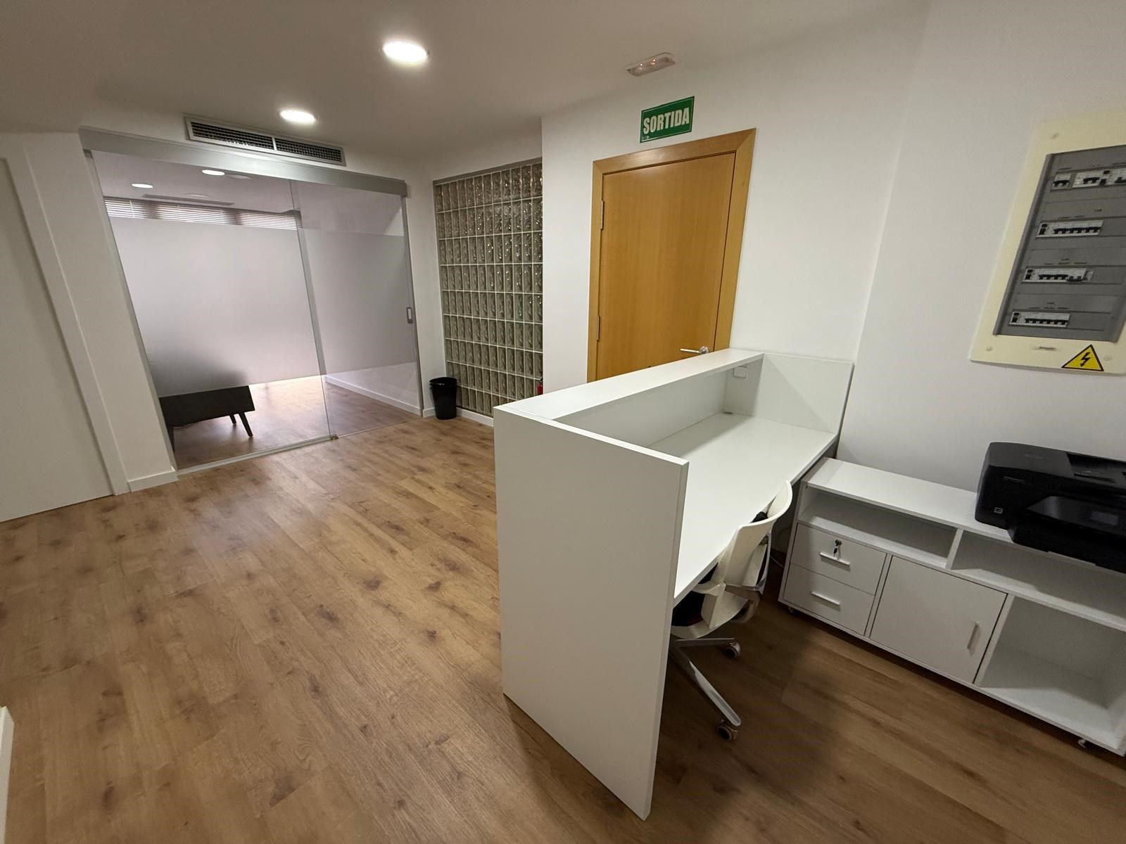 Oficina de alquiler en Girona Capital