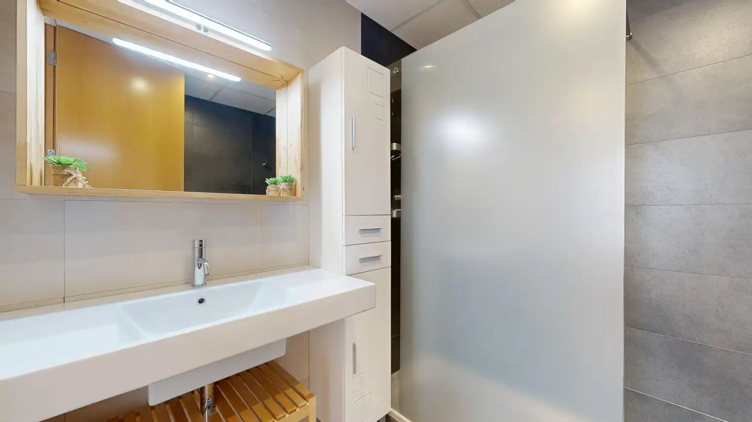 Bathroom of Detached homes for rent in Torrent  with Air Conditioner, Heating and Private garden