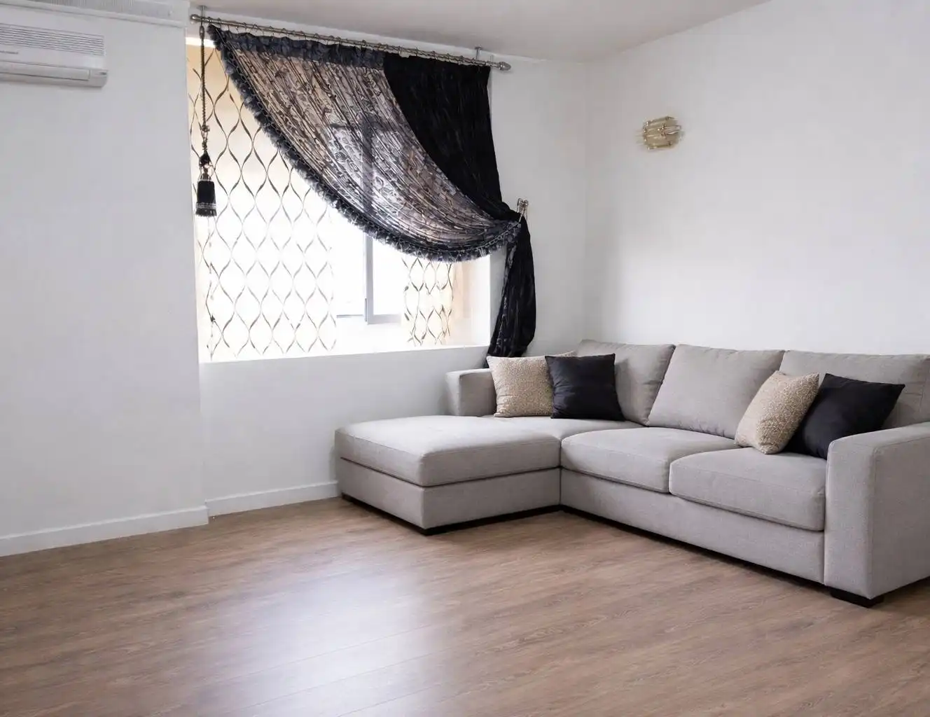 Living room of Flat for sale in San Sebastián de los Reyes  with Air Conditioner, Heating and Terrace