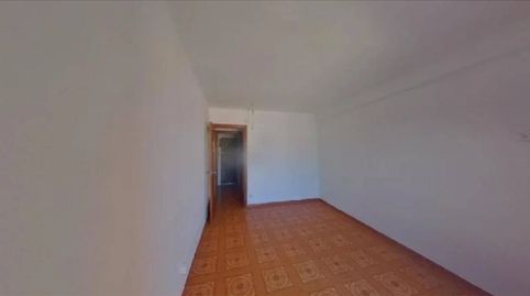 Foto 2 de Pis en venda a Calle Autonomia, Llefià, Badalona