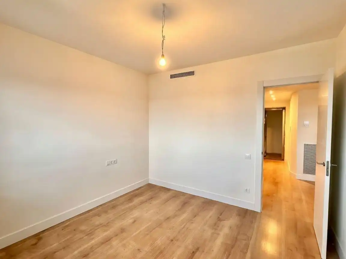 Bedroom of Flat for sale in Sabadell  with Air Conditioner, Heating and Terrace