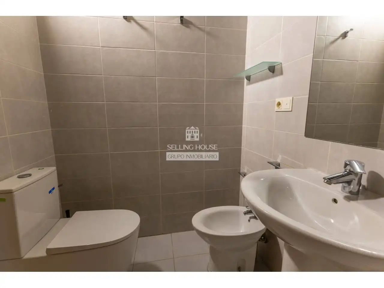 Badezimmer von Wohnung zum Verkauf in Valencia mit Klimaanlage, Heizung und Parkett