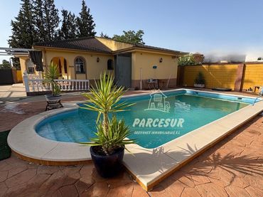 Casa amb piscina en venda a Periurbano Oeste - Sierra
