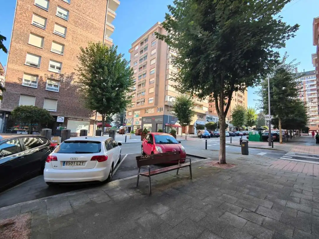 Vista exterior de Local en venta en Galdakao