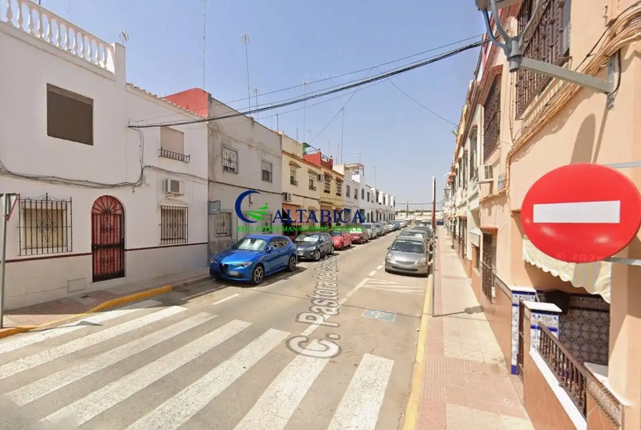 Vista exterior de Casa o chalet en venta en Alcalá de Guadaira