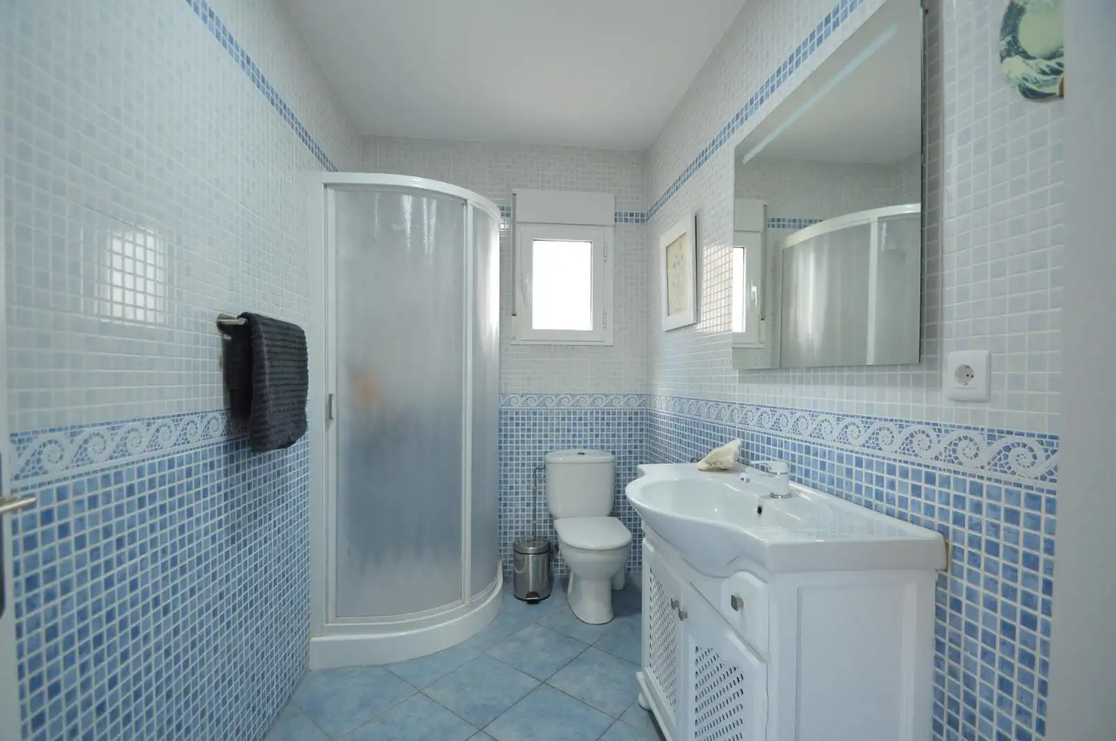 Badezimmer von Haus oder Chalet zum Verkauf in Vinaròs mit Klimaanlage, Heizung und Privatgarten