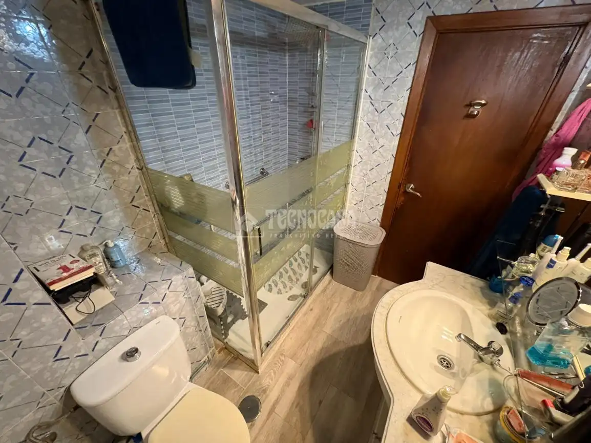 Baño de Piso en venta en Fuenlabrada con Calefacción