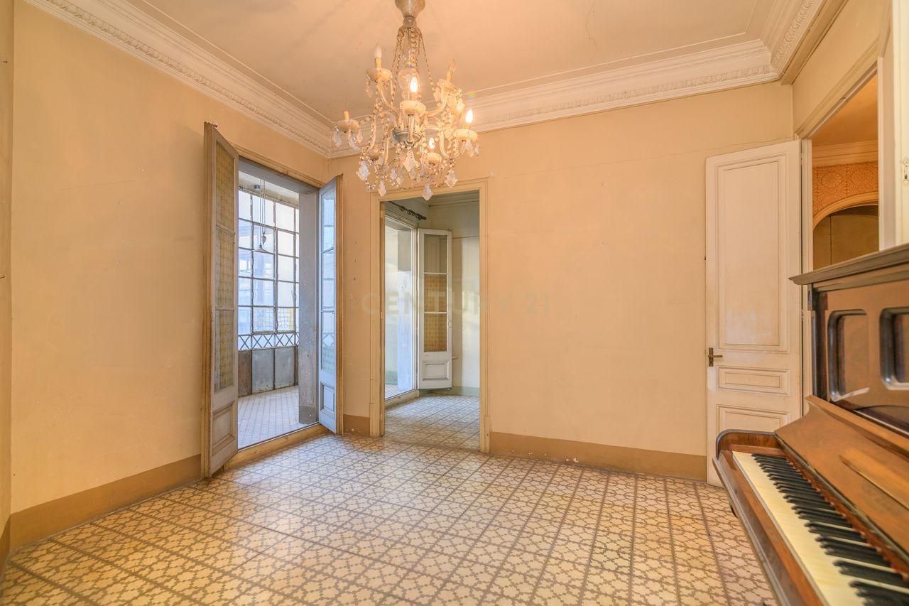 Comedor de Piso en venta en  Barcelona Capital