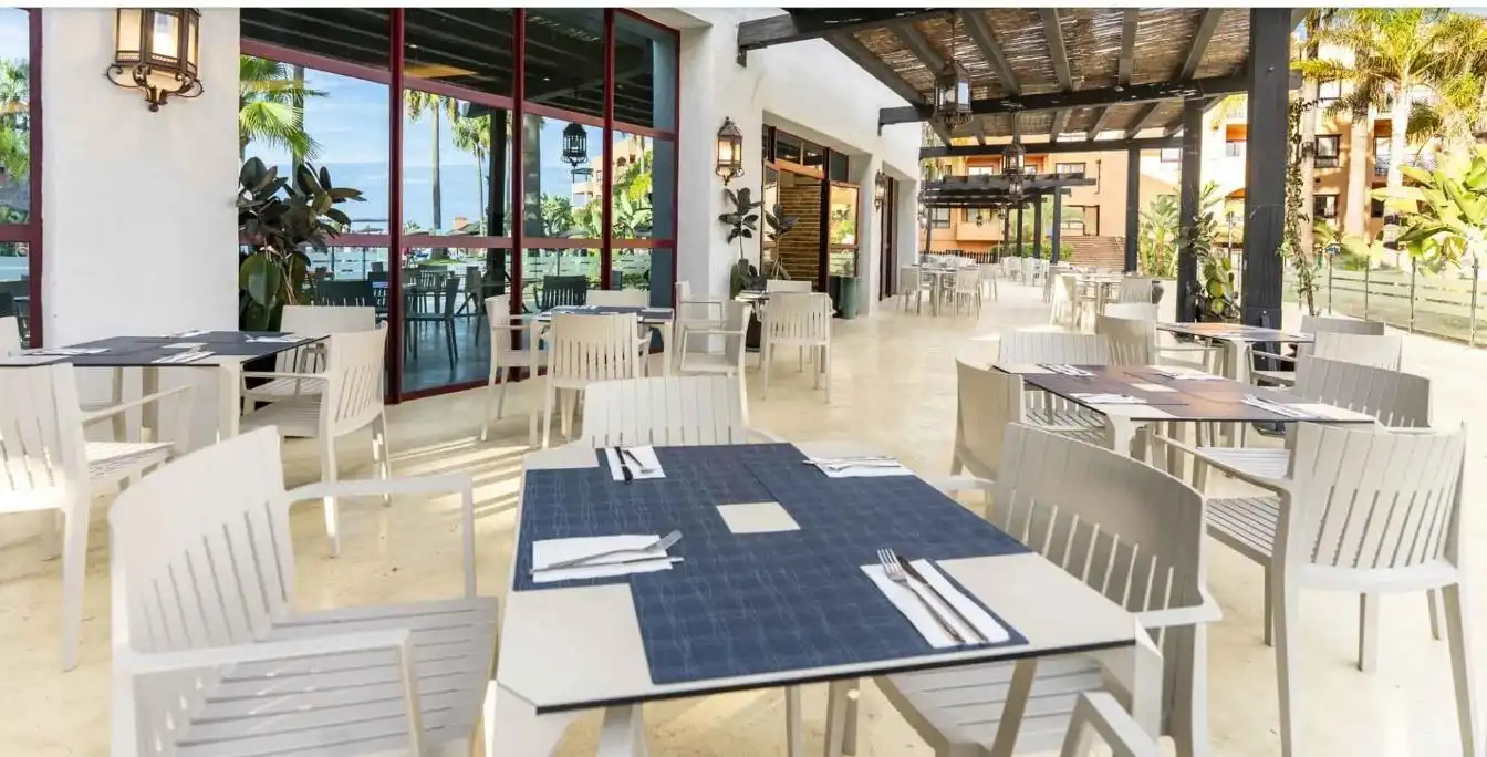 Terrassa de Apartament en venda en Estepona amb Aire condicionat, Jardí privat i Terrassa