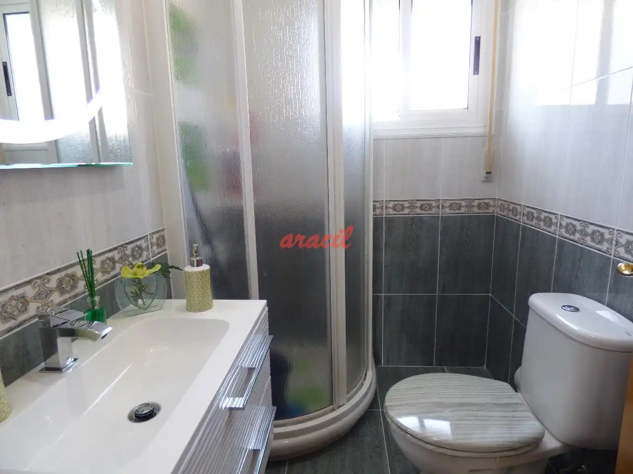 Bany de Casa o xalet en venda en Ourense Capital  amb Calefacció, Jardí privat i Terrassa