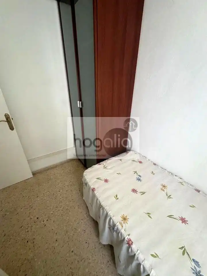 Bedroom of Flat for rent in Sevilla  with Air Conditioner, Terrace and Furnished