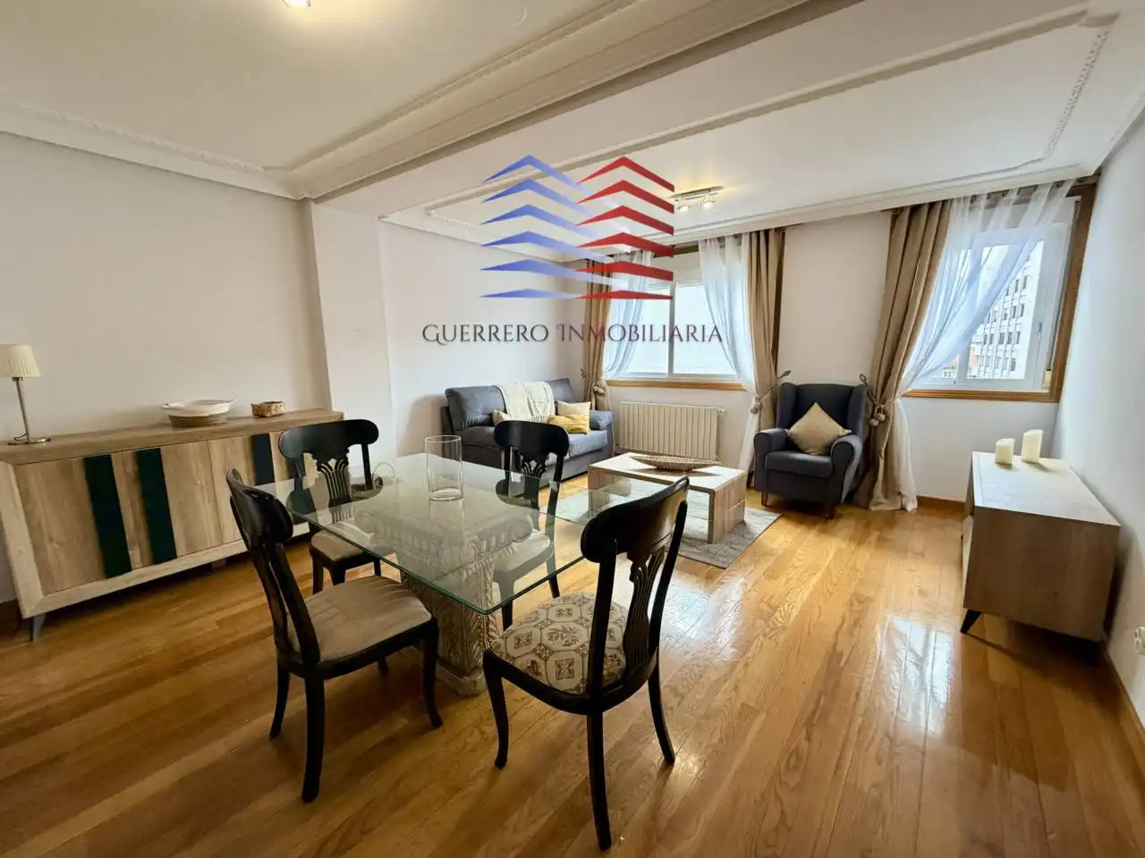 Wohnzimmer von Wohnungen zur Miete in Ourense Capital  mit Heizung, Parkett und Abstellraum