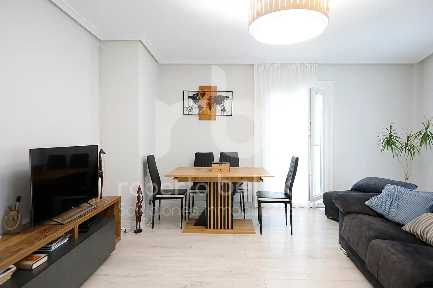 Flat with balcony for sale in Fueros Kalea, imagen 2