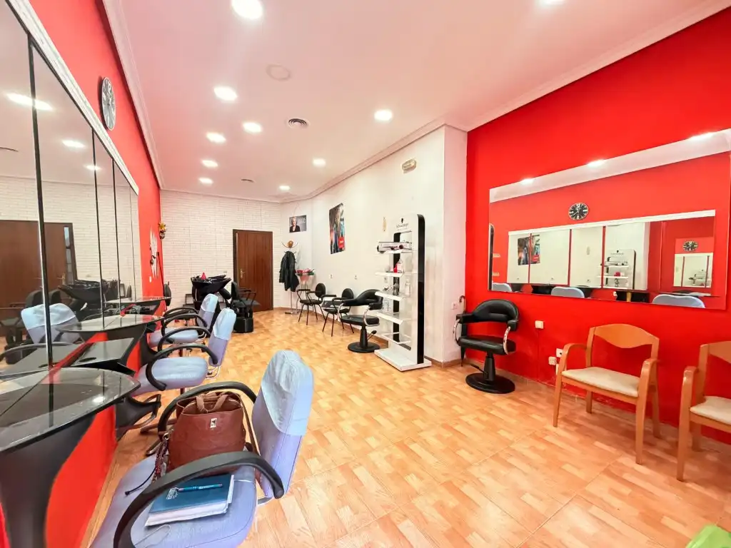 Business premises for sale in Calle Infanta Doña Maria, imagen 4