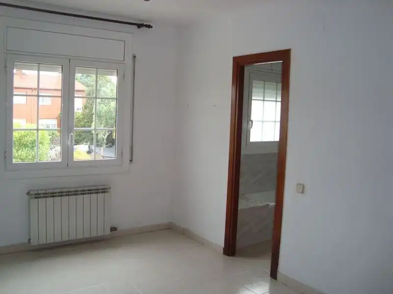 Dormitori de Casa o xalet en venda en Llinars del Vallès amb Aire condicionat, Calefacció i Jardí privat
