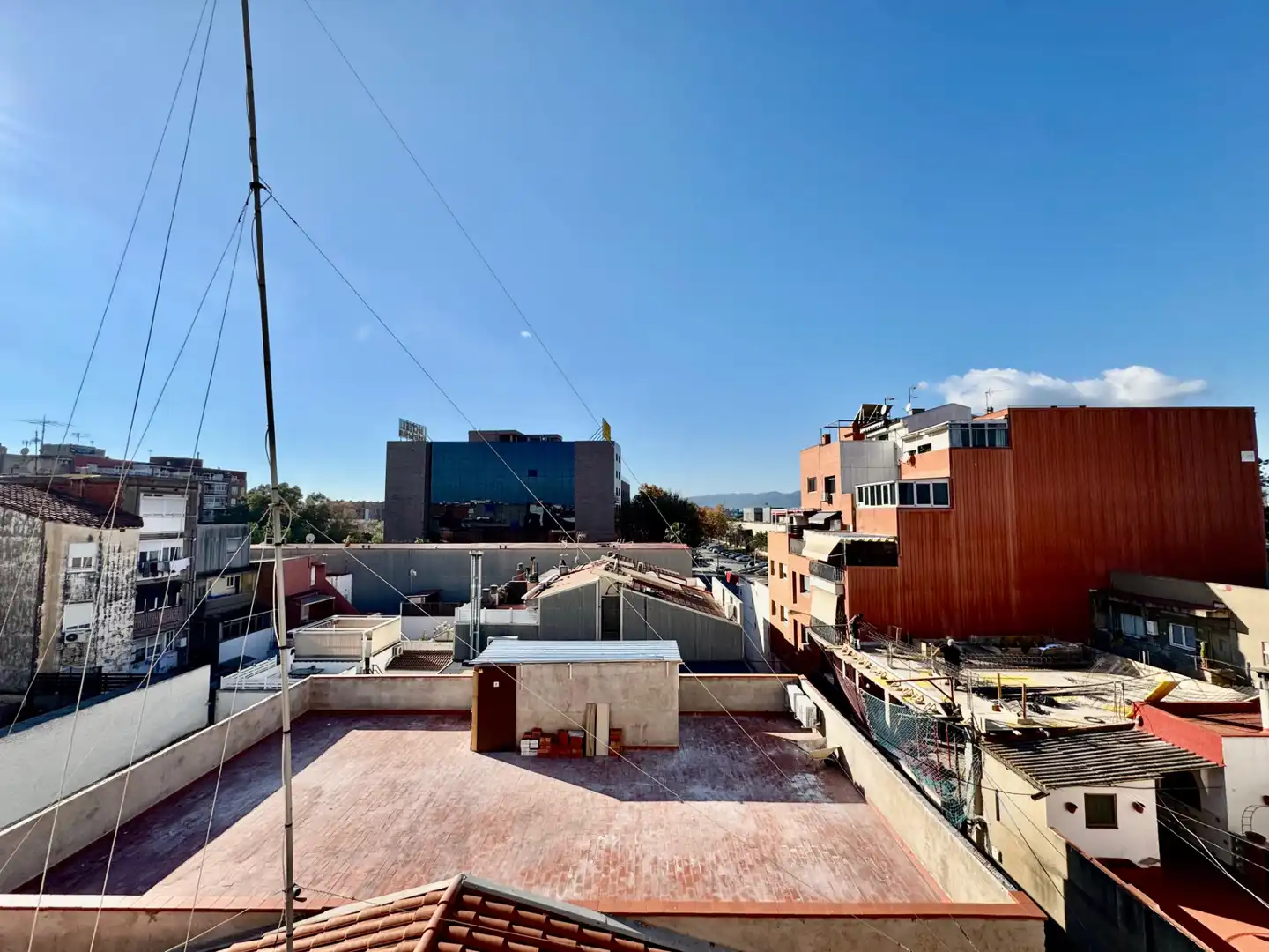 Vista exterior de Ático en venta en El Prat de Llobregat con Aire acondicionado, Calefacción y Terraza