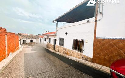 Vista exterior de Casa o xalet en venda en Santo Domingo-Caudilla amb Aire condicionat, Calefacció i Terrassa