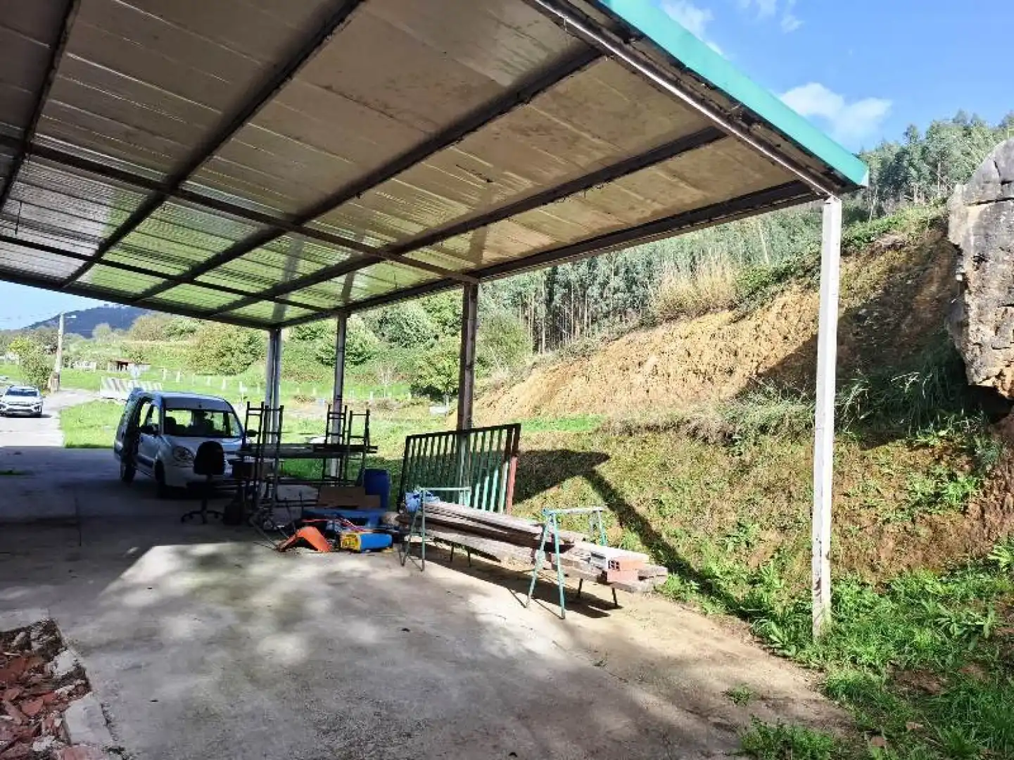 Terrasse von Fabrikhallen zum Verkauf in Rionansa