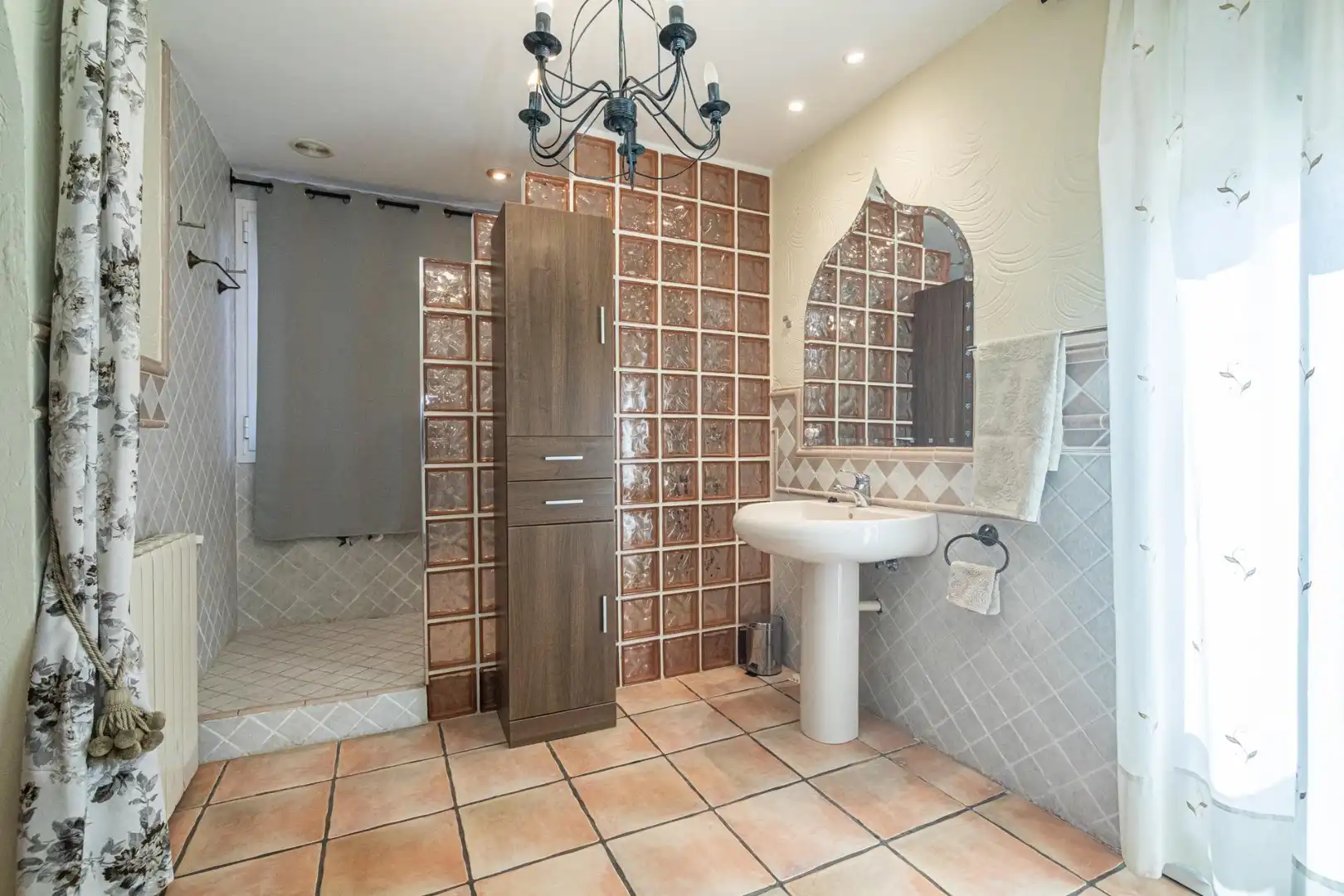 Bathroom of Houses for sale in Elche / Elx  with Air Conditioner, Heating and Private garden