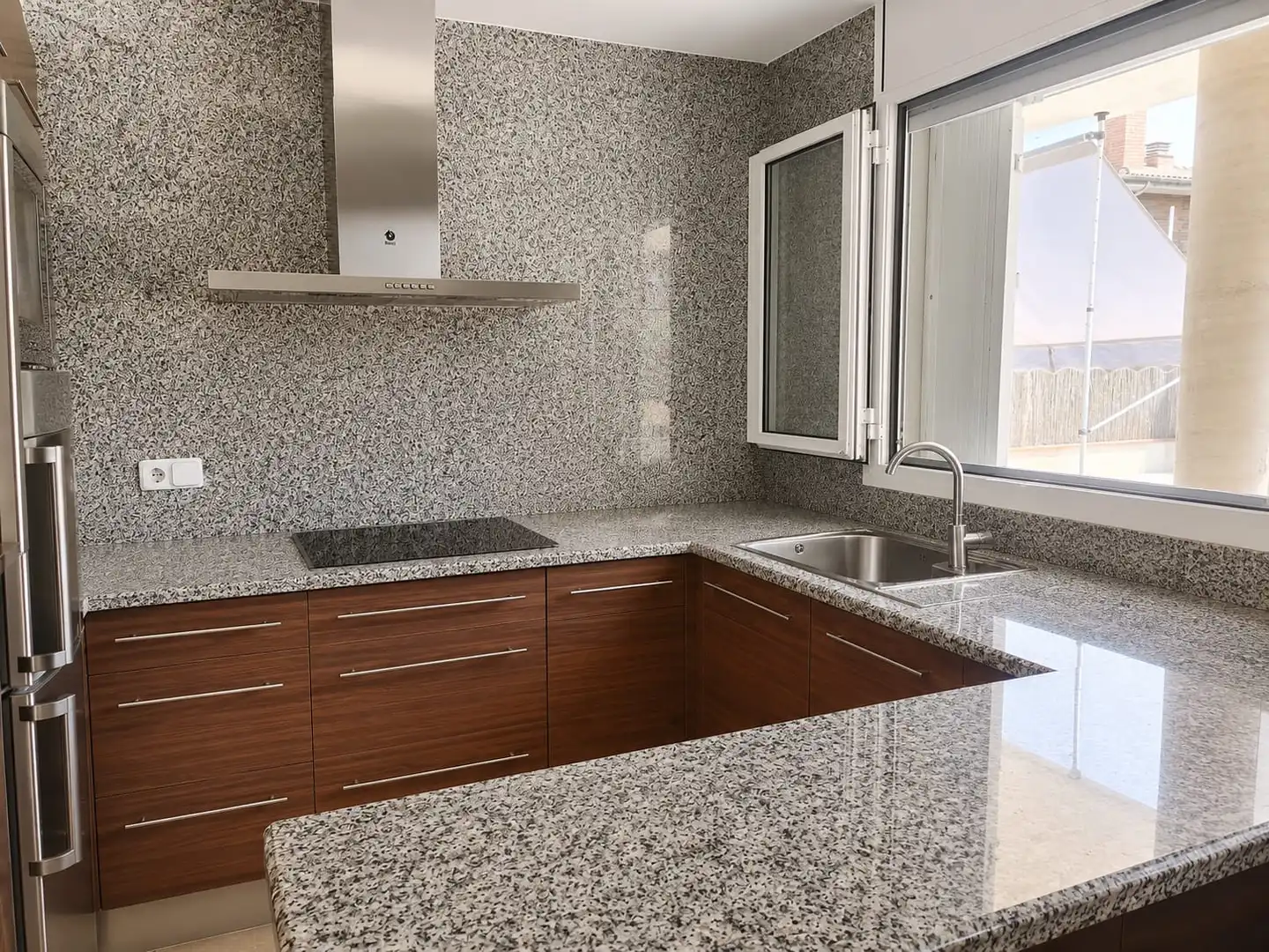 Cocina de Casa o chalet en venta en Porqueres con Calefacción, Jardín privado y Terraza