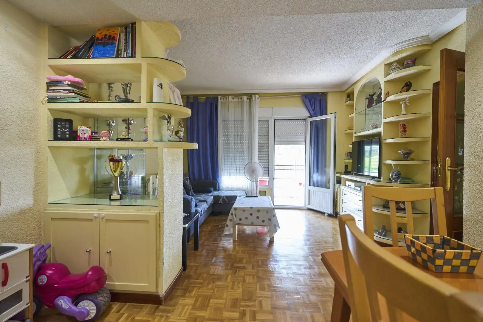 Sala de estar de Piso en venta en Alcorcón con Calefacción y Amueblado