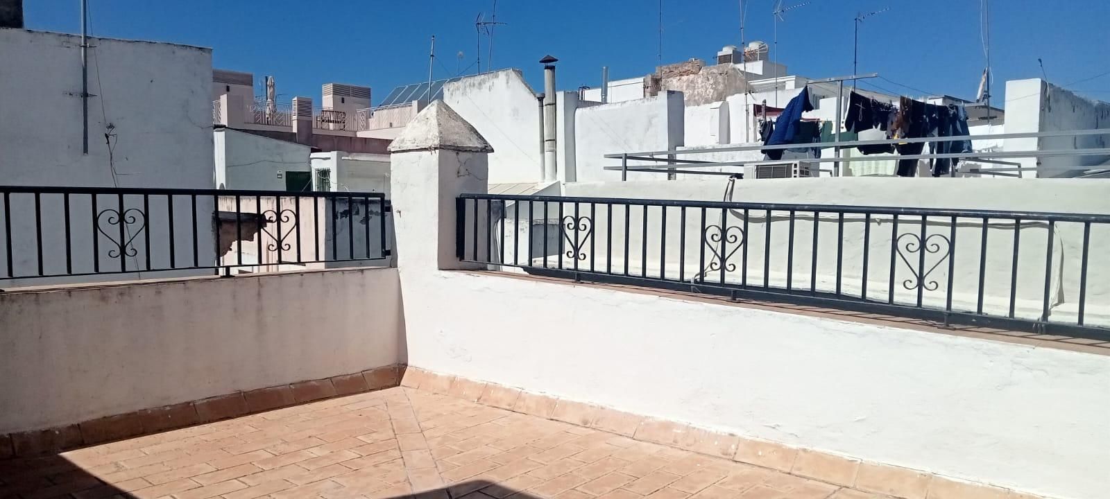 Exterior view of Duplex for sale in  Cádiz Capital  with Terrace and Balcony