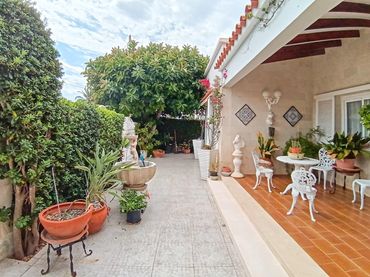 Ground floor with garden for sale in Via Verdi