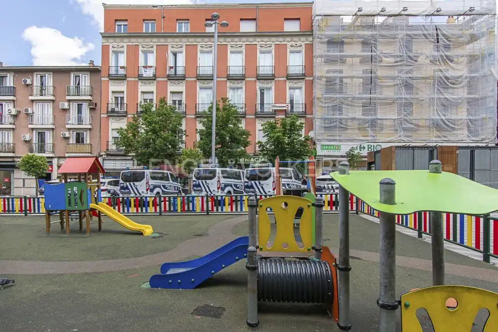 Parkplatz von Wohnung zur Miete in Madrid mit Klimaanlage, Heizung und Möbliert