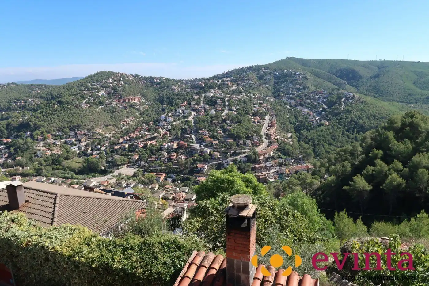 Vista exterior de Casa o chalet en venta en Vallirana con Calefacción, Jardín privado y Trastero