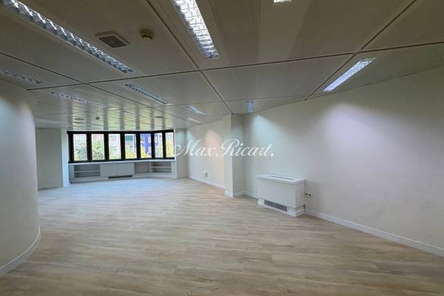 Oficina en Alquiler en Barri de les Corts