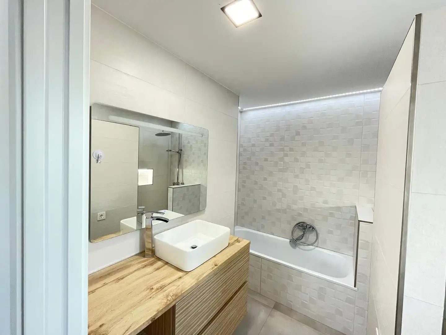 Bathroom of Houses for rent in Elche / Elx  with Air Conditioner, Heating and Private garden