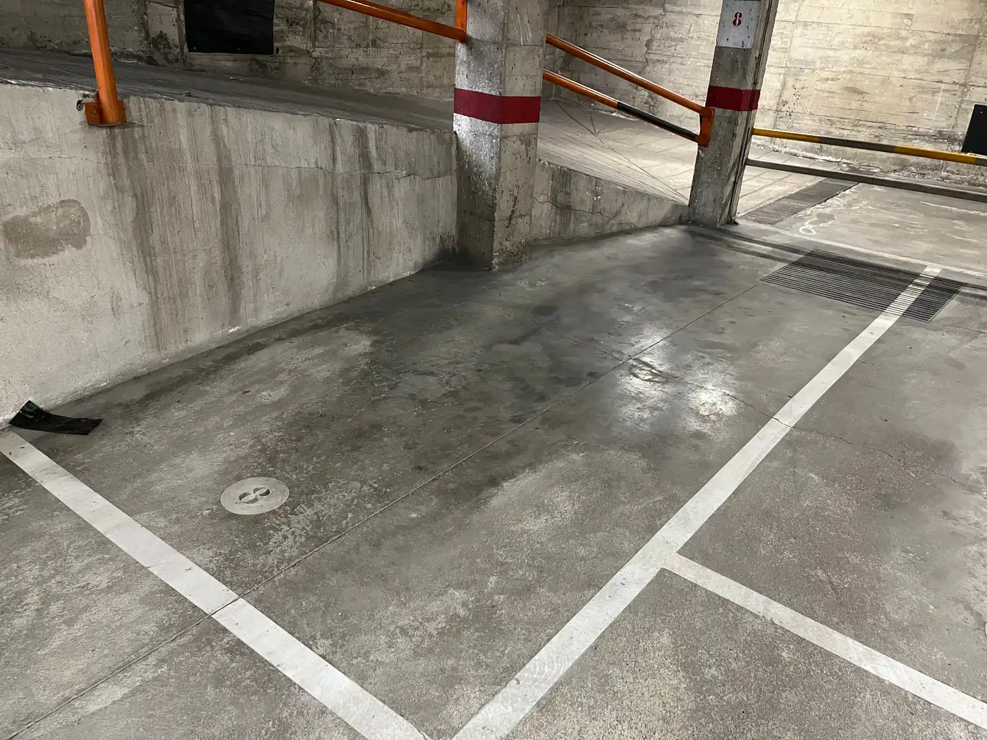 Parkplatz von Garage zur Miete in Girona