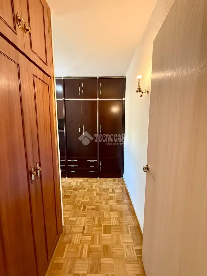 Habitación de Piso en venta en Madrid con Calefacción